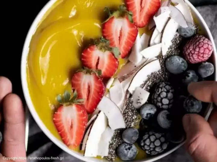 Smoothie bowl μπανάνα-μάνγκο